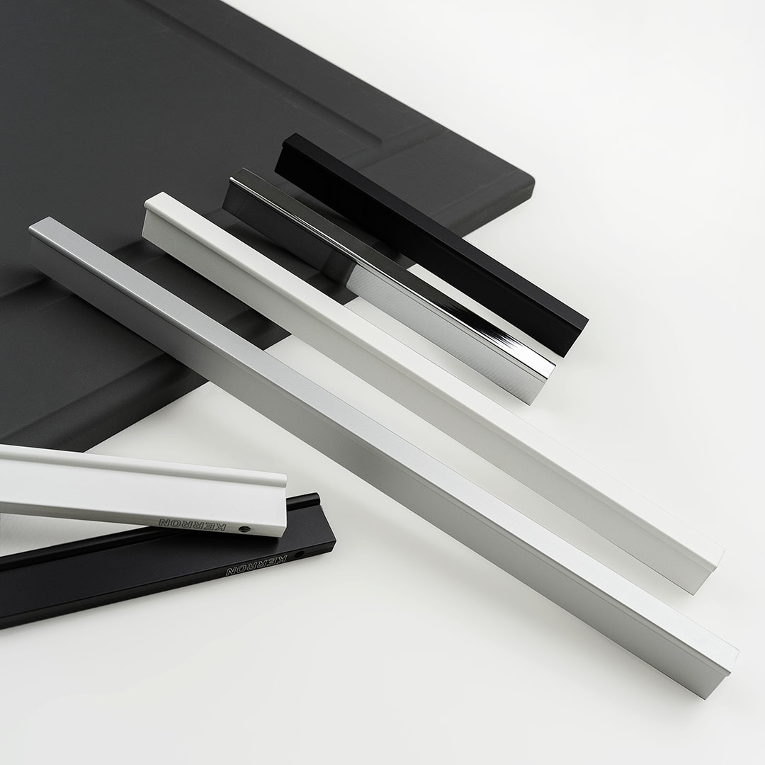 Черная фурнитура